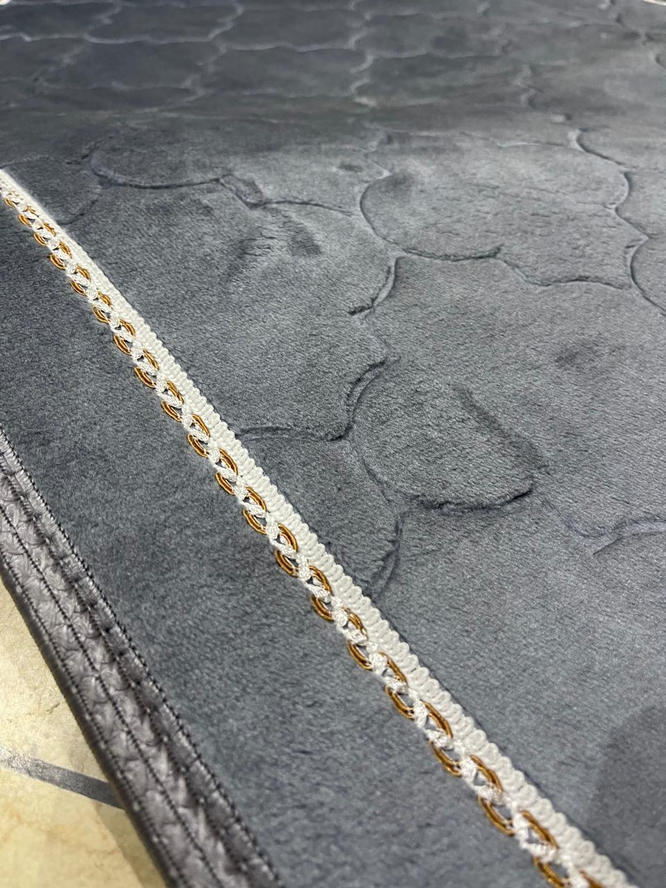 Thick Soft Velvet Islamic Prayer Rug | Moroccan Arch Design | Anti-Slip | 7 Colors