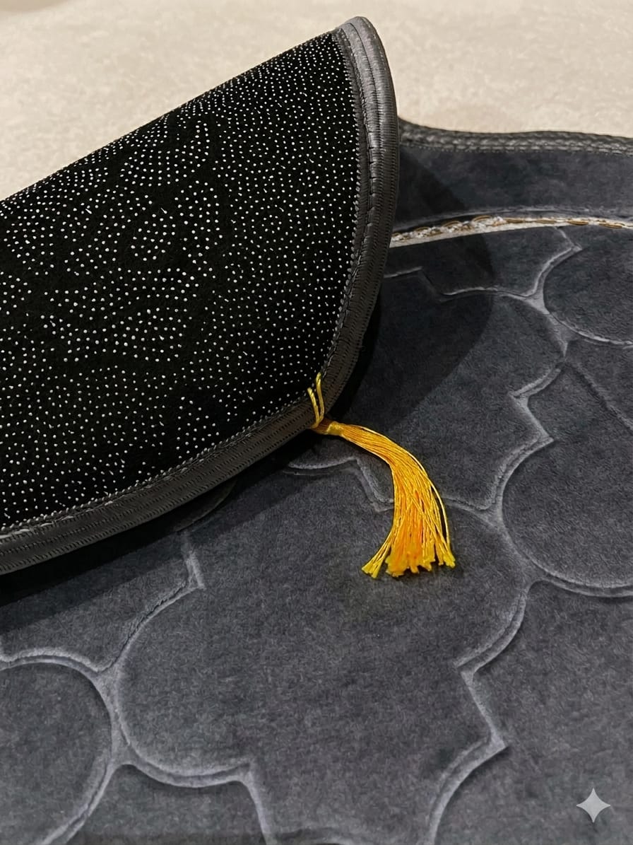 Thick Soft Velvet Islamic Prayer Rug | Moroccan Arch Design | Anti-Slip | 7 Colors